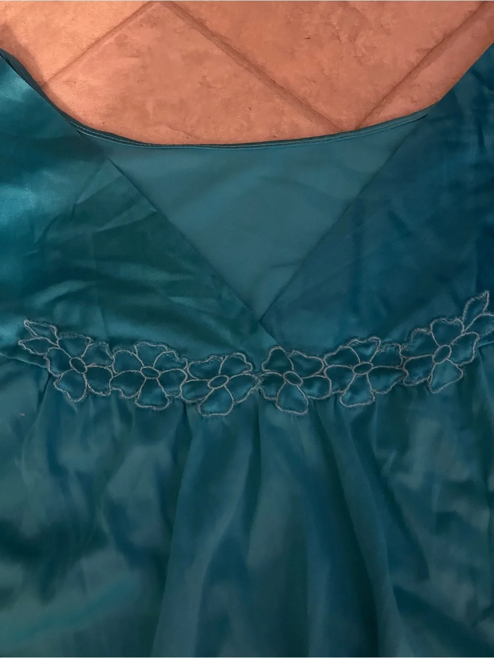 Vanity Fair women’s XL teal blue sleeveless nylon nightgown.